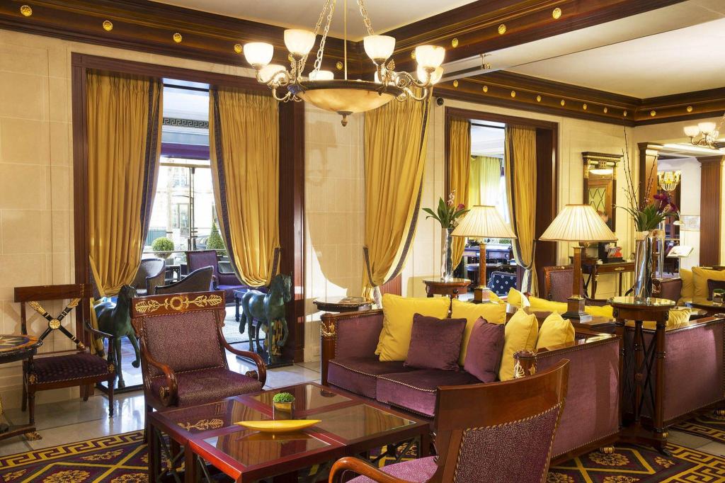 파리 샹젤리제, 고전적 품격의 호텔 나폴레옹 (Hotel Napoleon)